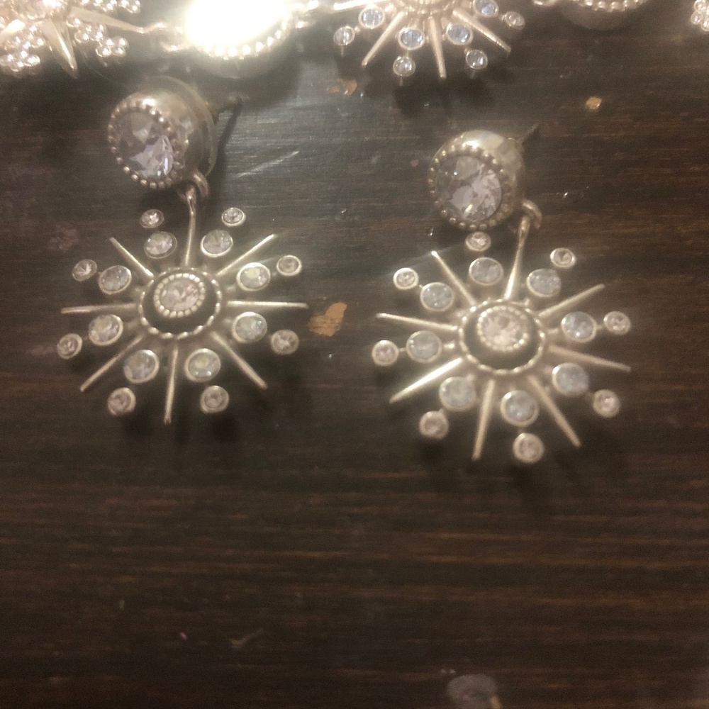 Jewelry - Picture 2 of 3